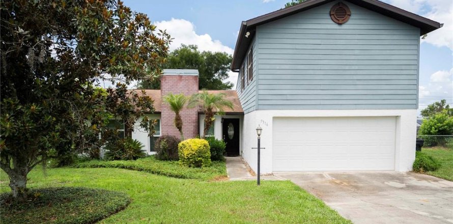 House in Lakeland, Florida 5 bedrooms, 175.03 sq.m. № 2290770
