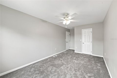 House in Lakeland, Florida 5 bedrooms, 175.03 sq.m. № 2290770 - photo 27