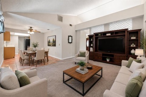 House in Lakeland, Florida 5 bedrooms, 175.03 sq.m. № 2290770 - photo 8