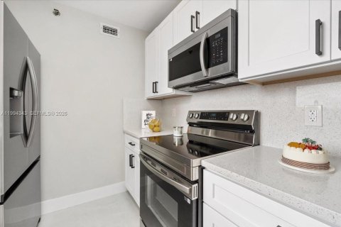 Купить кондоминиум в Бока-Ратон, Флорида 3 спальни, № 2062952 - фото 4