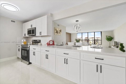 Кондоминиум с 3 спальнями в Бока-Ратон, Флорида № 2062952