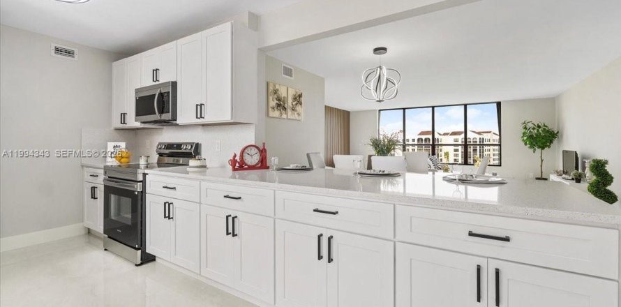 Кондоминиум с 3 спальнями в Бока-Ратон, Флорида № 2062952