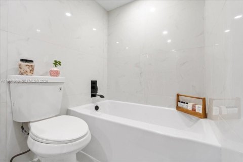 Купить кондоминиум в Бока-Ратон, Флорида 3 спальни, № 2062952 - фото 23