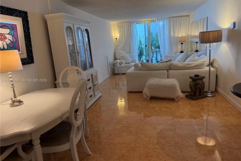 Copropriété à louer à Miami Beach, Floride: 1 chambre, 66.89 m2 № 2425167 - photo 2