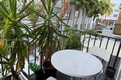 Copropriété à louer à Miami Beach, Floride: 1 chambre, 66.89 m2 № 2425167 - photo 8