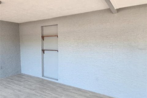 House in Port Richey, Florida 3 bedrooms, 140.1 sq.m. № 1628855 - photo 23