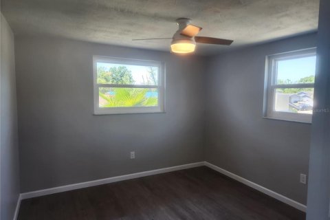 House in Port Richey, Florida 3 bedrooms, 140.1 sq.m. № 1628855 - photo 17
