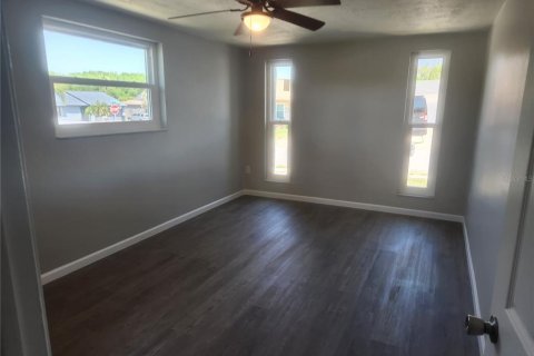 House in Port Richey, Florida 3 bedrooms, 140.1 sq.m. № 1628855 - photo 16