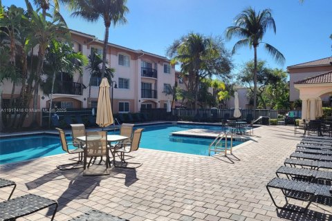 Condo in Fort Lauderdale, Florida, 1 bedroom № 2082581 - photo 3