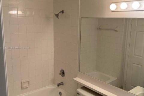 Condo in Fort Lauderdale, Florida, 1 bedroom № 2082581 - photo 24