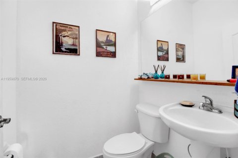 Touwnhouse à vendre à Doral, Floride: 3 chambres, 208.57 m2 № 2022049 - photo 21
