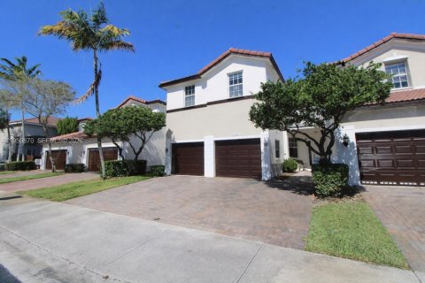 Touwnhouse à vendre à Doral, Floride: 3 chambres, 208.57 m2 № 2022049 - photo 3