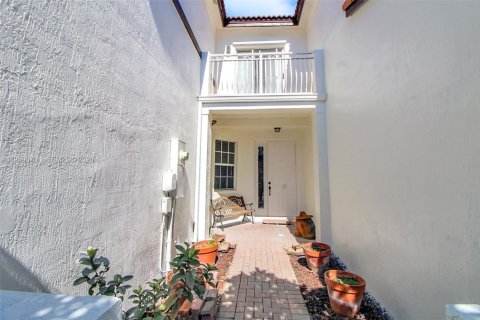 Touwnhouse à vendre à Doral, Floride: 3 chambres, 208.57 m2 № 2022049 - photo 16