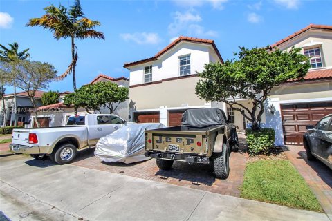 Touwnhouse à vendre à Doral, Floride: 3 chambres, 208.57 m2 № 2022049 - photo 5