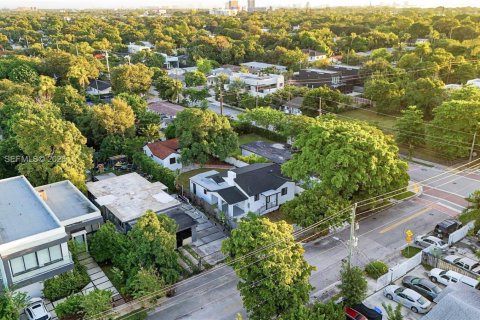 Commercial property in Miami, Florida 184.69 sq.m. № 2430113 - photo 8