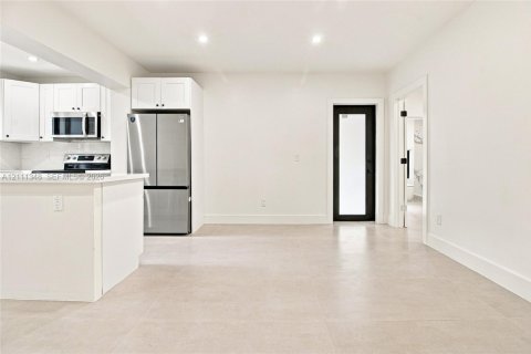 Commercial property in Miami, Florida 184.69 sq.m. № 2430113 - photo 20