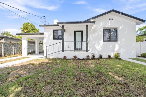 Commercial property in Miami, Florida 184.69 sq.m. № 2430113 - photo 13