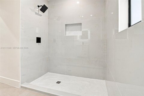 Commercial property in Miami, Florida 184.69 sq.m. № 2430113 - photo 26