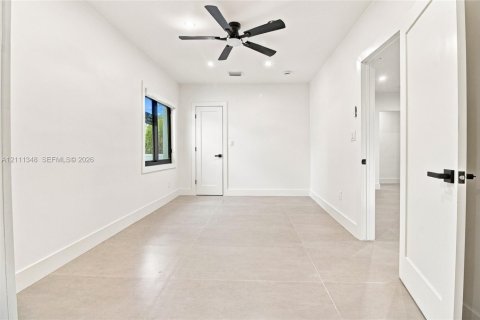 Commercial property in Miami, Florida 184.69 sq.m. № 2430113 - photo 27