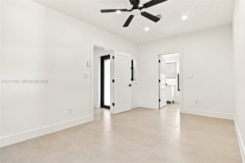 Commercial property in Miami, Florida 184.69 sq.m. № 2430113 - photo 28