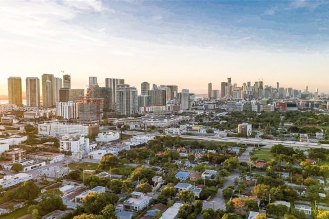 Commercial property in Miami, Florida 184.69 sq.m. № 2430113 - photo 4