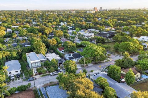 Commercial property in Miami, Florida 184.69 sq.m. № 2430113 - photo 7