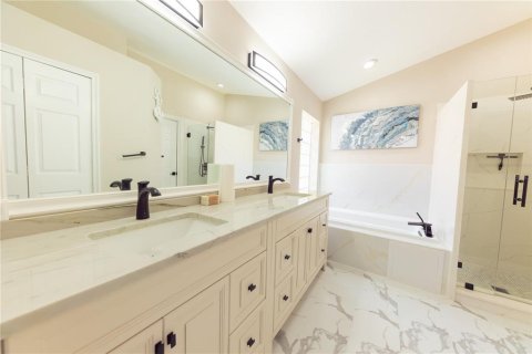 House in Tampa, Florida 4 bedrooms, 198.16 sq.m. № 1780374 - photo 28