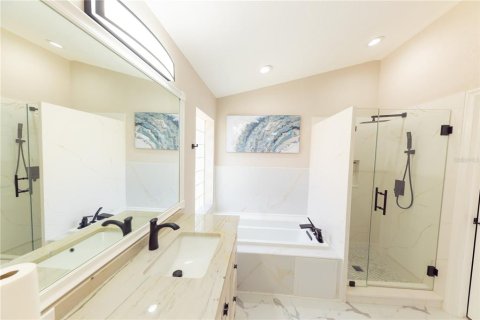 House in Tampa, Florida 4 bedrooms, 198.16 sq.m. № 1780374 - photo 29