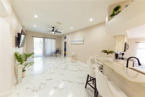 House in Tampa, Florida 4 bedrooms, 198.16 sq.m. № 1780374 - photo 20