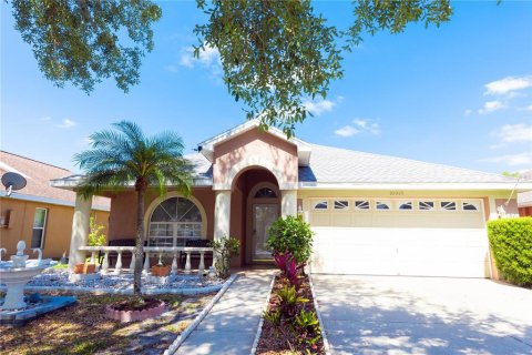 House in Tampa, Florida 4 bedrooms, 198.16 sq.m. № 1780374 - photo 1
