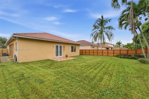 Villa ou maison à louer à Homestead, Floride: 3 chambres, 182.46 m2 № 2397617 - photo 3