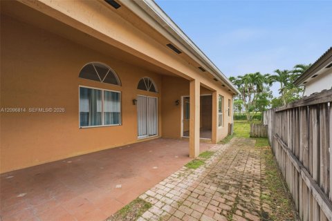 Villa ou maison à louer à Homestead, Floride: 3 chambres, 182.46 m2 № 2397617 - photo 8