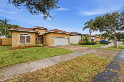Villa ou maison à louer à Homestead, Floride: 3 chambres, 182.46 m2 № 2397617 - photo 5