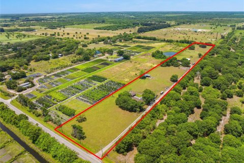 Commercial property in St. Lucie, Florida № 2194533 - photo 12
