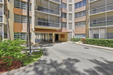 Купить кондоминиум в Корал-Спрингс, Флорида 3 комнаты, 125.42м2, № 2189210 - фото 25