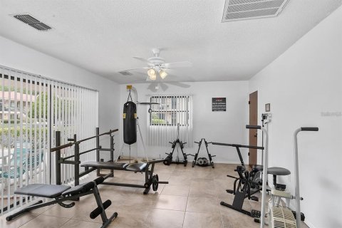 Condo in Port Richey, Florida, 2 bedrooms № 2100367 - photo 18