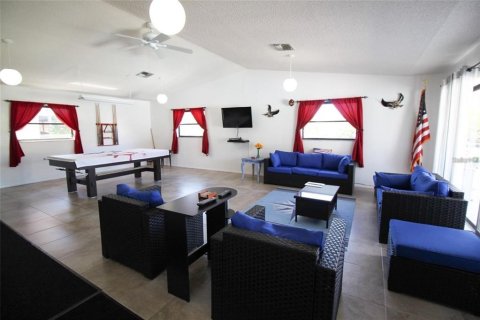 Condo in Port Richey, Florida, 2 bedrooms № 2100367 - photo 19