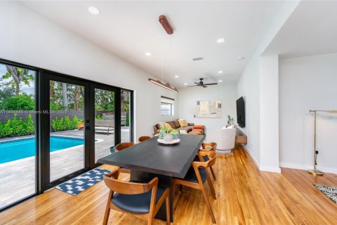 Casa en venta en Miami Springs, Florida, 4 dormitorios, 109.25 m2 № 1840810 - foto 14