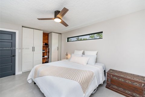 Casa en venta en Miami Springs, Florida, 4 dormitorios, 109.25 m2 № 1840810 - foto 29
