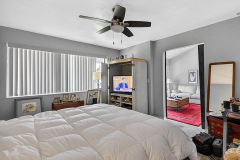 Condo in St. Lucie, Florida, 1 bedroom № 2247801 - photo 13