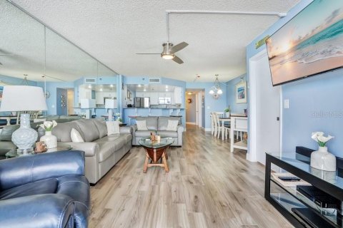 Condo in Daytona Beach Shores, Florida, 2 bedrooms № 2354556 - photo 21