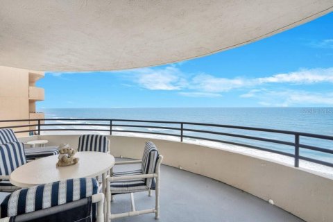 Condo in Daytona Beach Shores, Florida, 2 bedrooms № 2354556 - photo 17