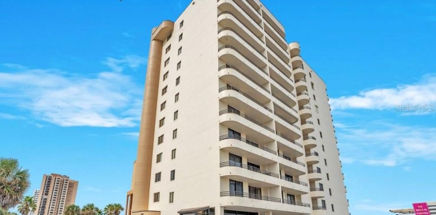 Condo in Daytona Beach Shores, Florida, 2 bedrooms № 2354556