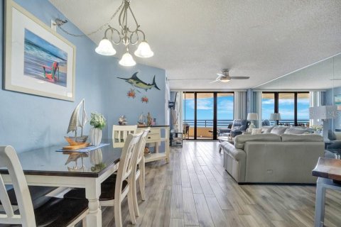 Condo in Daytona Beach Shores, Florida, 2 bedrooms № 2354556 - photo 6