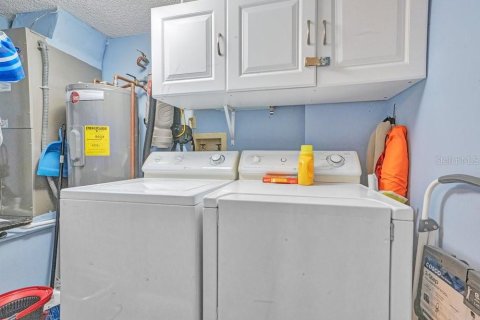 Condo in Daytona Beach Shores, Florida, 2 bedrooms № 2354556 - photo 30