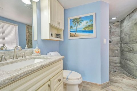 Condo in Daytona Beach Shores, Florida, 2 bedrooms № 2354556 - photo 25