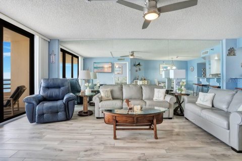 Condo in Daytona Beach Shores, Florida, 2 bedrooms № 2354556 - photo 20