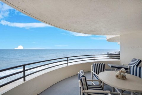 Condo in Daytona Beach Shores, Florida, 2 bedrooms № 2354556 - photo 18