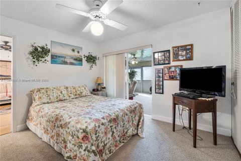 House in Palm Beach, Florida 2 bedrooms, 120.77 sq.m. № 1694435 - photo 8