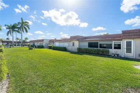 House in Palm Beach, Florida 2 bedrooms, 120.77 sq.m. № 1694435 - photo 11